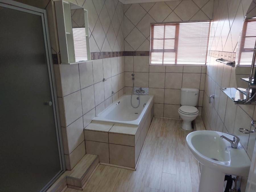 3 Bedroom Property for Sale in Vaalpark Free State